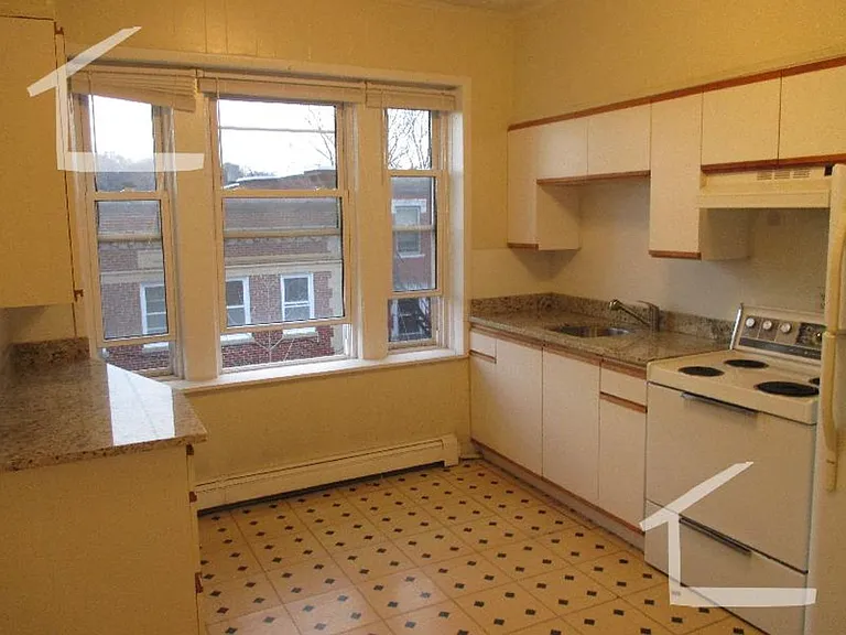 190 Winthrop Rd #32 — Photo 15