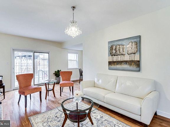 3rd image of 6461 Gildar St