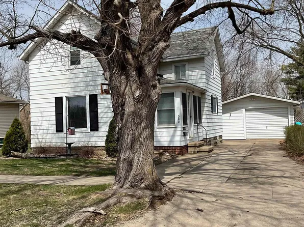 300 W 6th St, Sumner, IA 50674