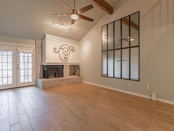 2nd image of 2922 Stonepoint Dr