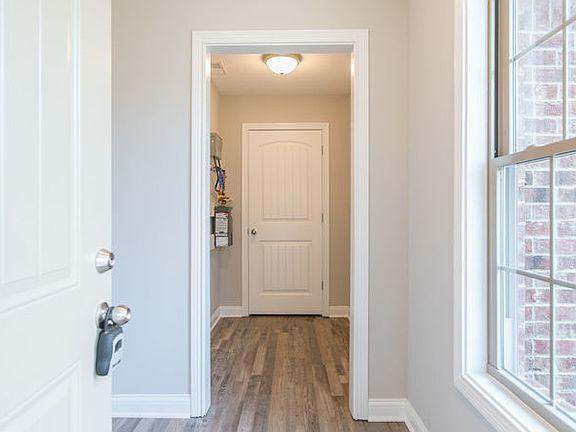 2nd image of 721 Leeward Ct