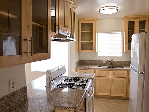 3rd image of 21 Thornton Ave APT 31