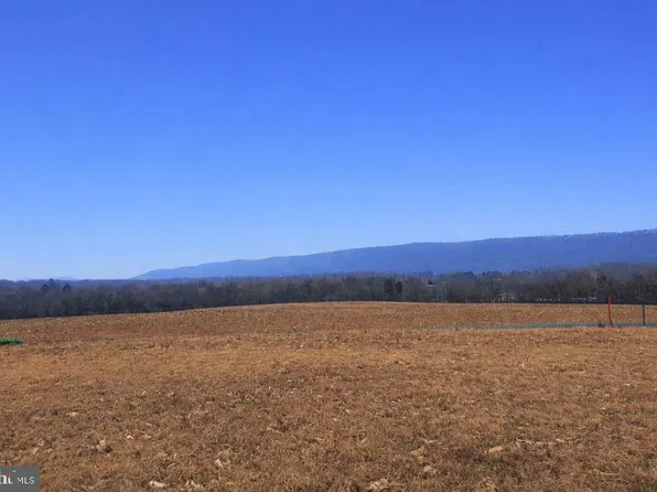 24 Tannin Way, Dauphin, PA 17018