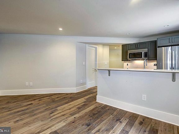 5th image of 1910 Kalorama Rd NW APT 3