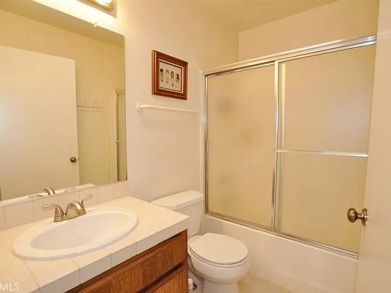 2612 W Grand Ave #C — Photo 20