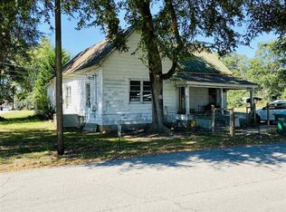 54 S Segars St, Bowman, GA 30624
