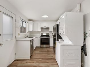 1302 N 10th St APT 1, Tacoma, WA 98403