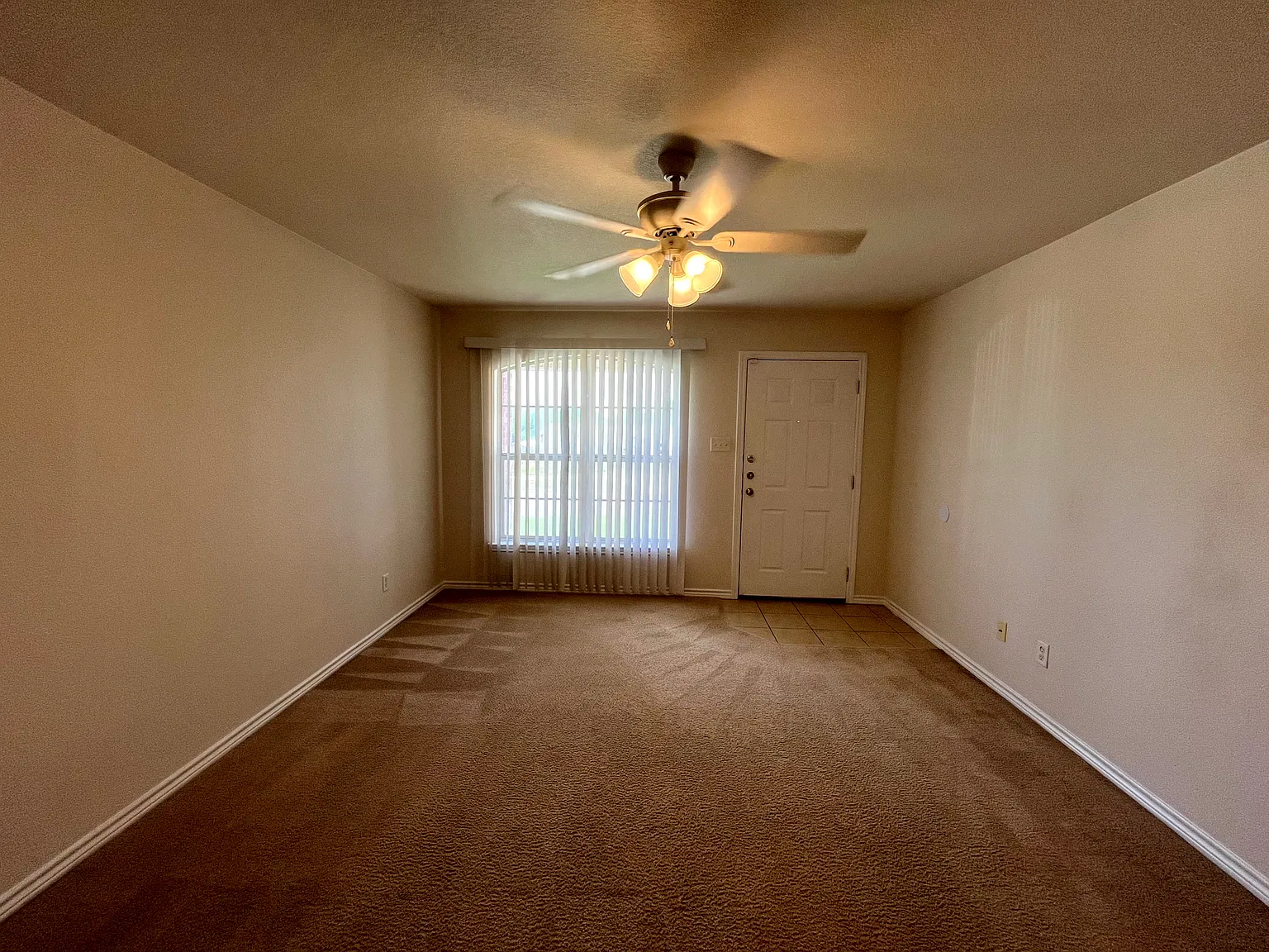 3 bed, 1281 sqft, $1,100 — Photo 4