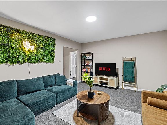 5th image of 306 N Audubon Ave