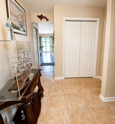 2nd image of 6 Peachtree Ln