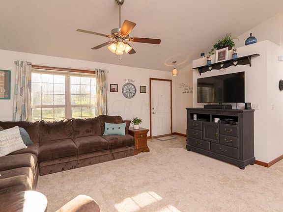 4th image of 3146 Apple Valley Dr