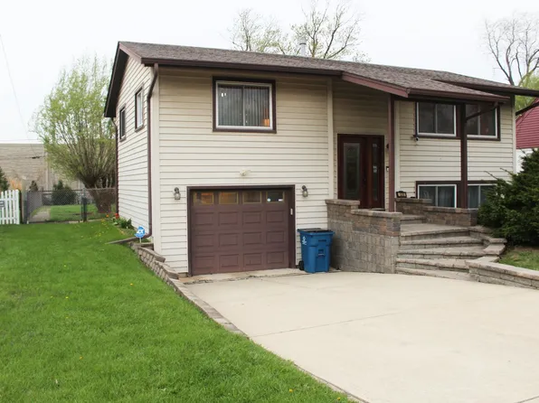 1326 Degener Ave, Elmhurst, IL 60126
