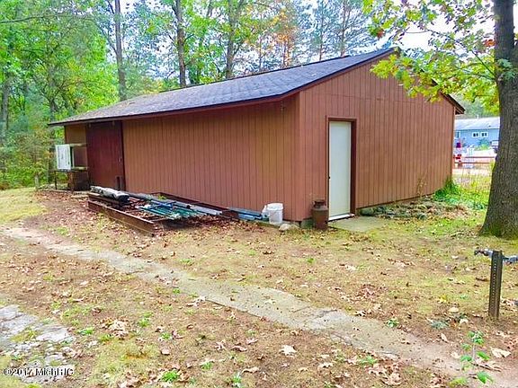 3rd image of 8790 Cedar Creek Dr