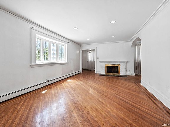 3rd image of 15 Maine Avenue