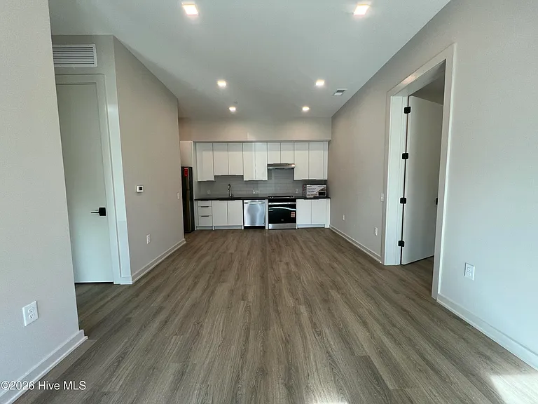 1108 Castle St #106 — Photo 3