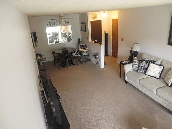 2nd image of 247 N Neltnor Blvd #B-2e