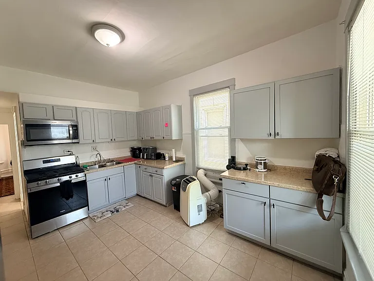 2943 N Allen Ave #1 — Photo 4