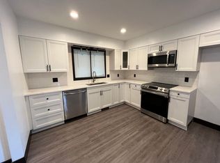 9225 Garrison Way, Eden Prairie, MN 55347