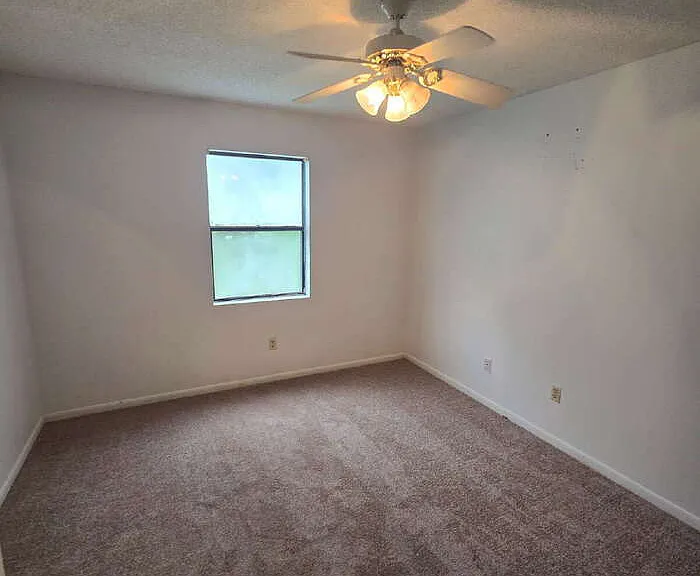 1040 Sable Dr #C — Photo 9