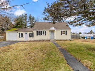 7 Hale Haven Ct, Uncasville, CT 06382