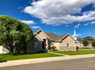 195 Latigo Dr, Springville, UT 84663
