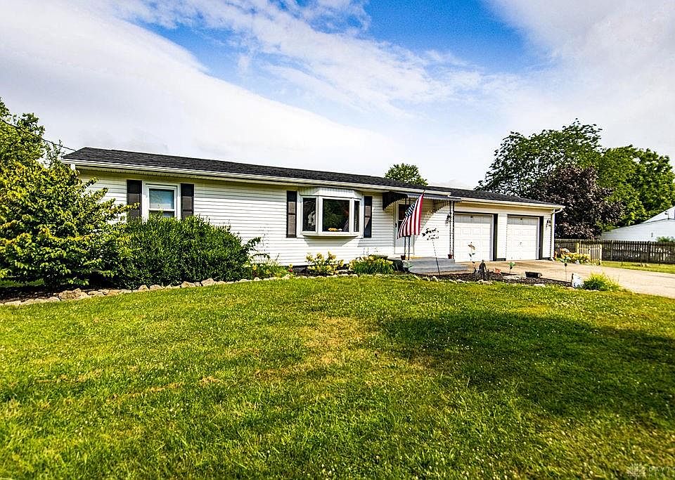 1st image of 618 W Crescent Ln