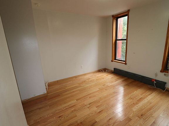2nd image of 346 Graham Ave APT 2L
