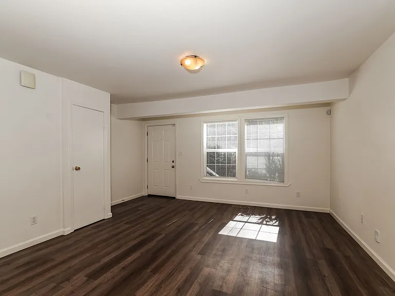 5851 Vallejo St #B — Photo 6
