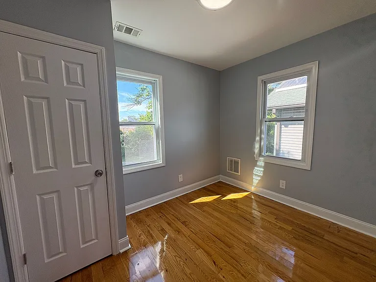 1224 Monroe Ave — Photo 13