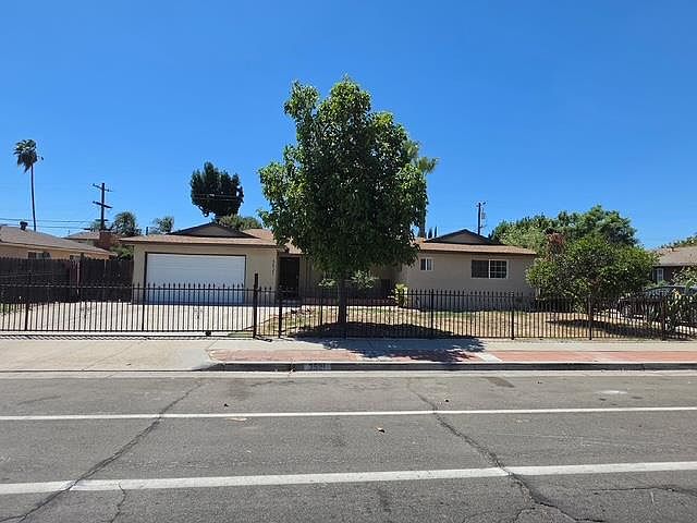 1st image of 3521 N Maple Ave