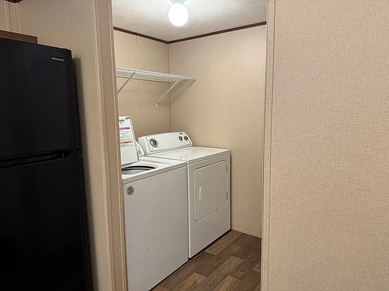 2508 Elm Dr — Photo 4