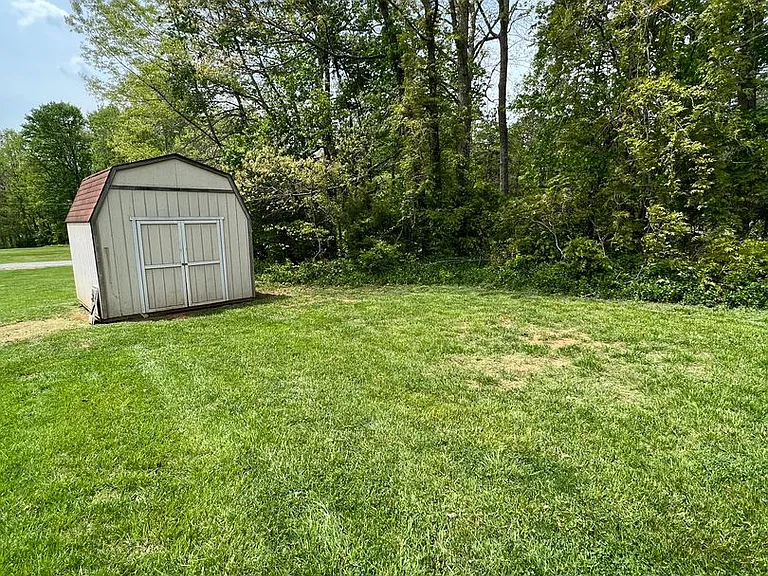 6408 Lawyers Rd — Photo 17