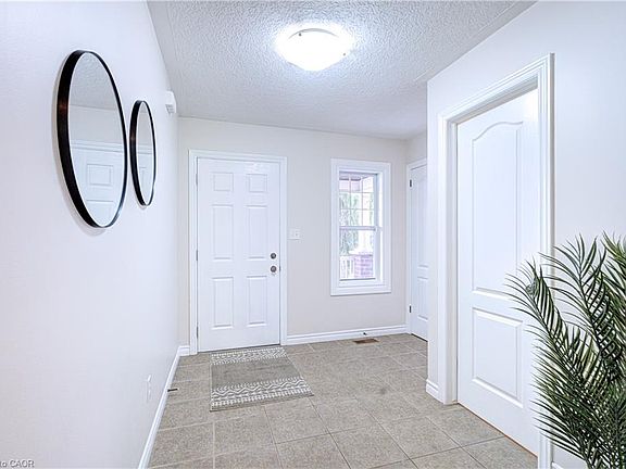 4th image of 282 Carrington Dr