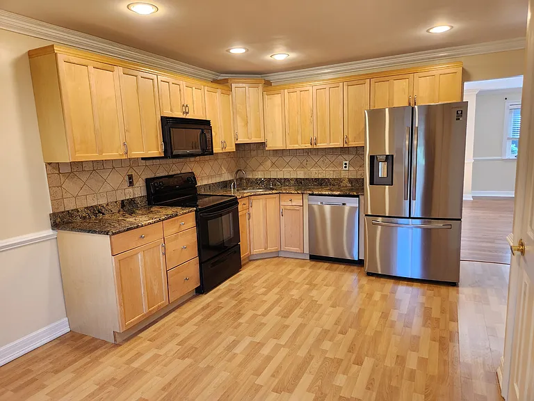38 Park St #24E — Photo 3
