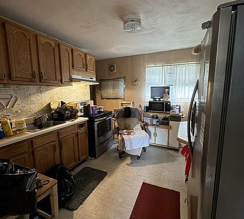 3rd image of 17 Cahalan Rd