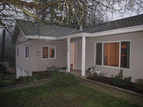 2nd image of 690 SE 24th Ave