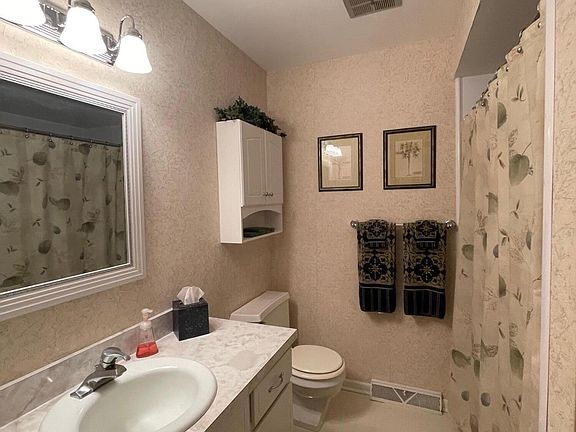 4th image of 5164 Southglow Ct SE #20