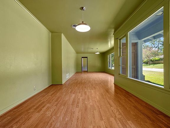 4th image of 2515 Greenwood St