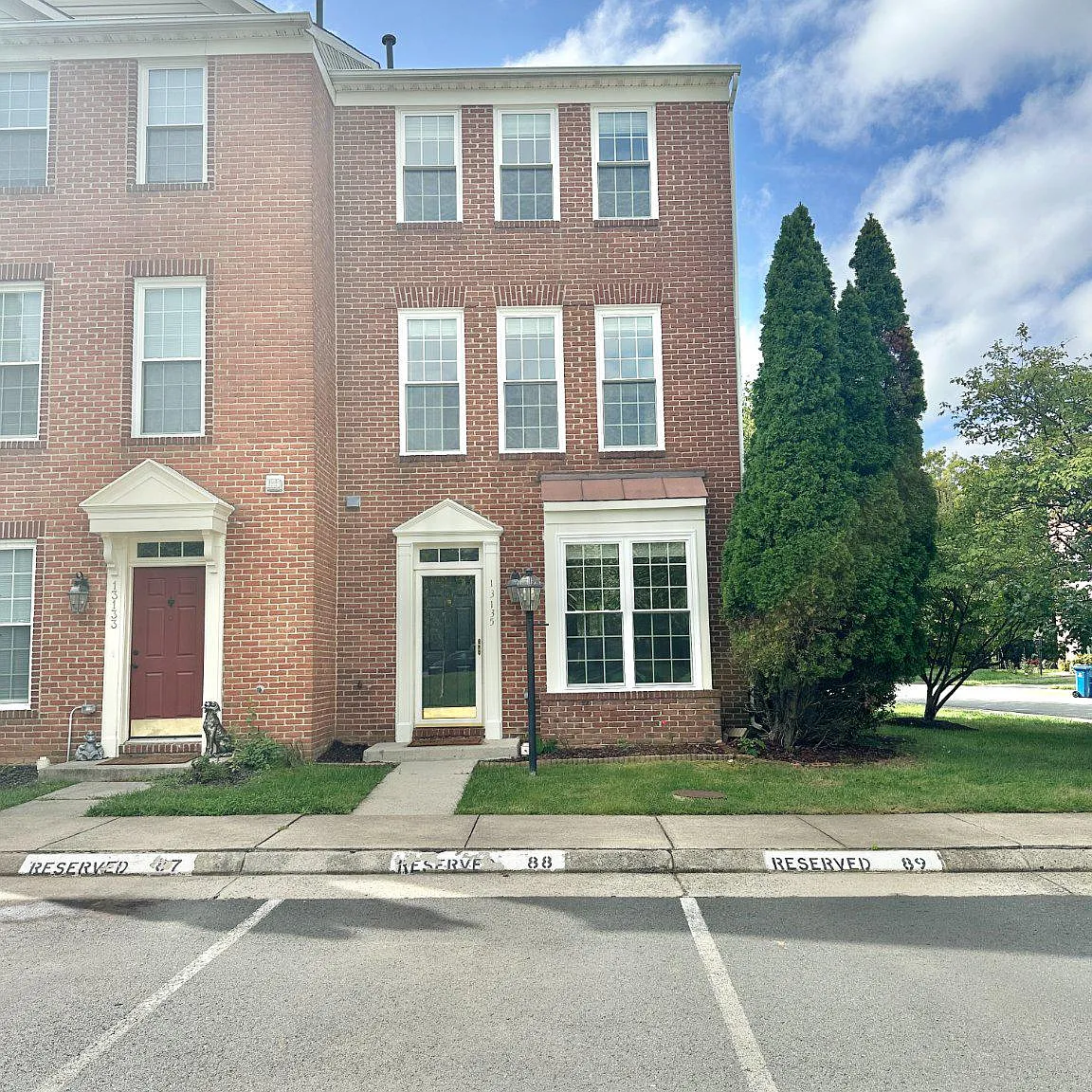 3 bed, 3.5 bath, 2196 sqft, $3,150 — Photo 1