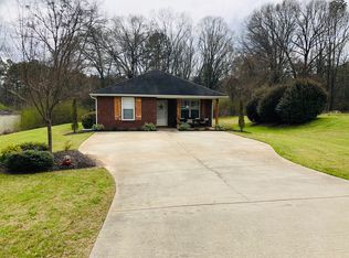 42 Quick Dr, Senoia, GA