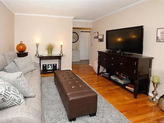 5th image of 3 Church Ln APT O