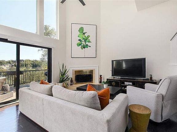 5th image of 1329 Spyglass Dr #E