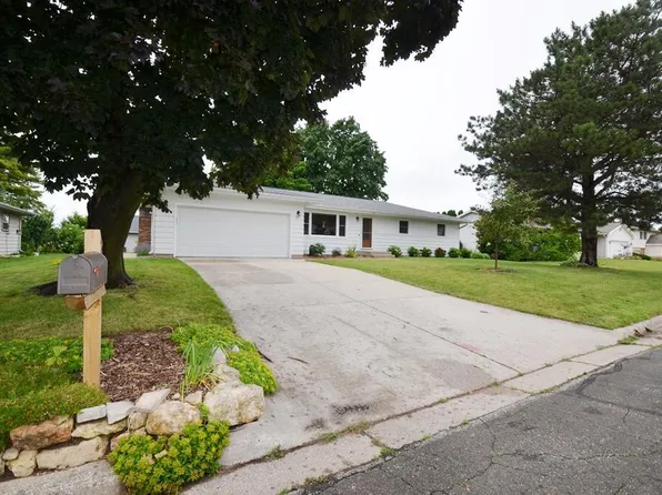 240 South Woodland DRIVE, Whitewater, WI 53190