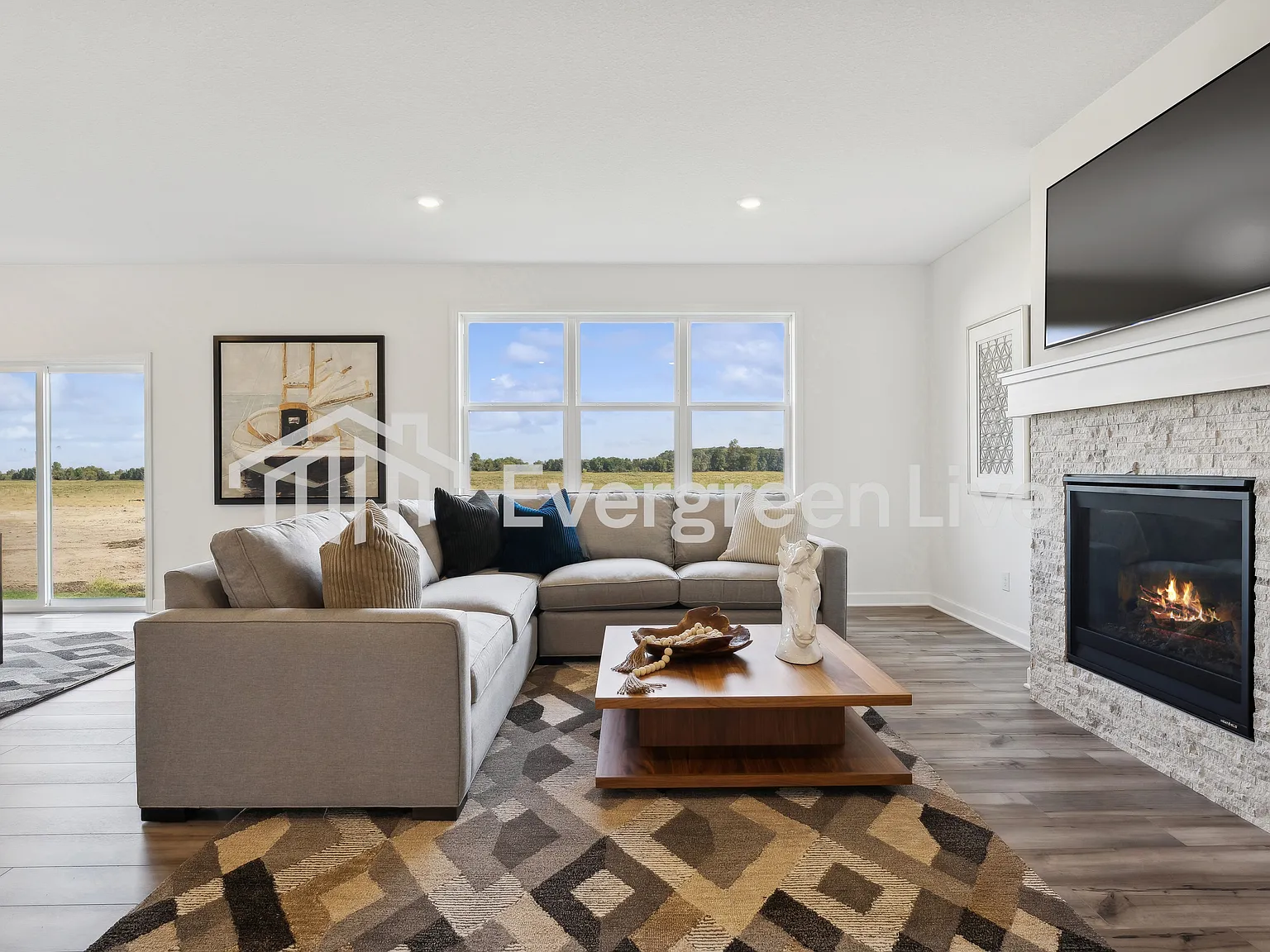 4 bed, 2.5 bath, 2439 sqft, $2,725 — Photo 3