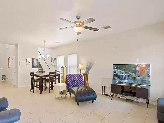 2nd image of 967 Flora Vista Dr