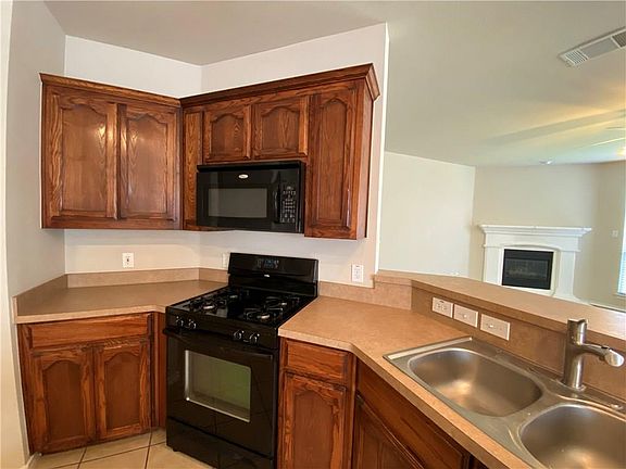 4th image of 6116 Farrah Dr