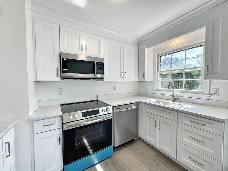21 Avenue B #A — Photo 3