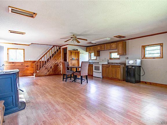 4th image of 6449 Lawson Rd