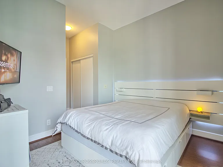 112 George St S #S805 — Photo 9