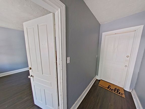 2nd image of 638 W Philadelphia St APT 1